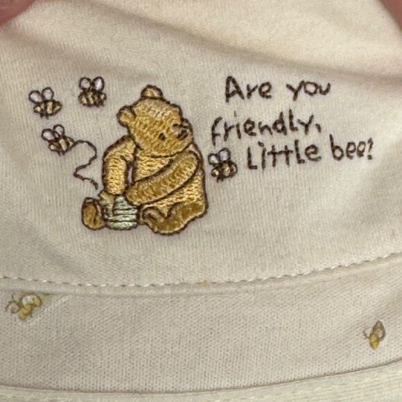Vintage Classic Winnie the Pooh Cream Unisex Baby Bucket Hat - Picture 2 of 6